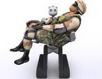 боевой робот-медбрат спасёт раненого своими клешнями