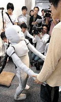 японцы создали ребенка-андроида